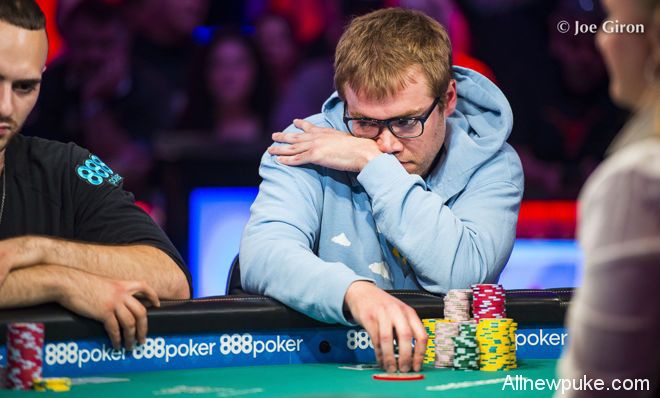 2018 WSOP主赛事9进6： Michael Dyer领跑全局