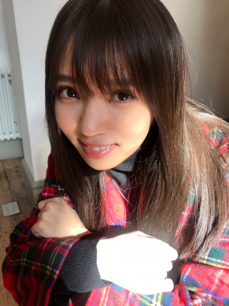 欅坂46成员“小林由依”全新写真感情之构图 三点式泳衣伦敦初体验