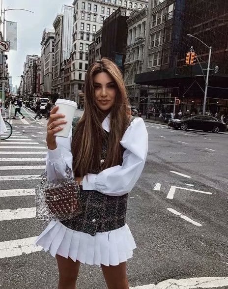 时尚辣模Negin Mirsalehi 性感八字奶吸粉四百多万