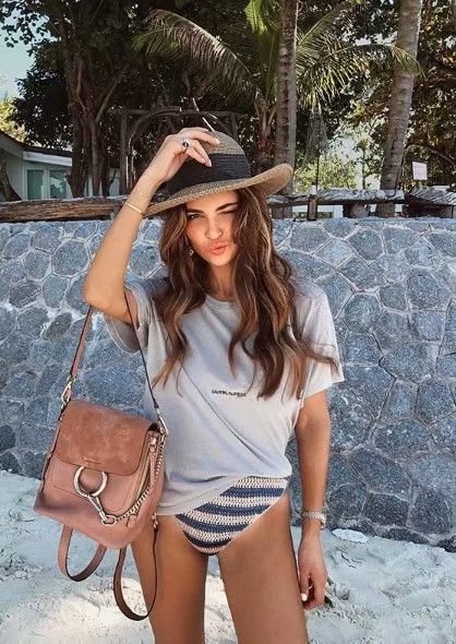 时尚辣模Negin Mirsalehi 性感八字奶吸粉四百多万