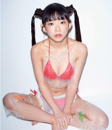 长泽茉里奈最新写真集 巨乳萝莉挑战裸露界线