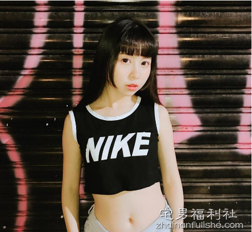 童颜巨乳妹Tiny 奇葩性爱嗜好令人无限遐想