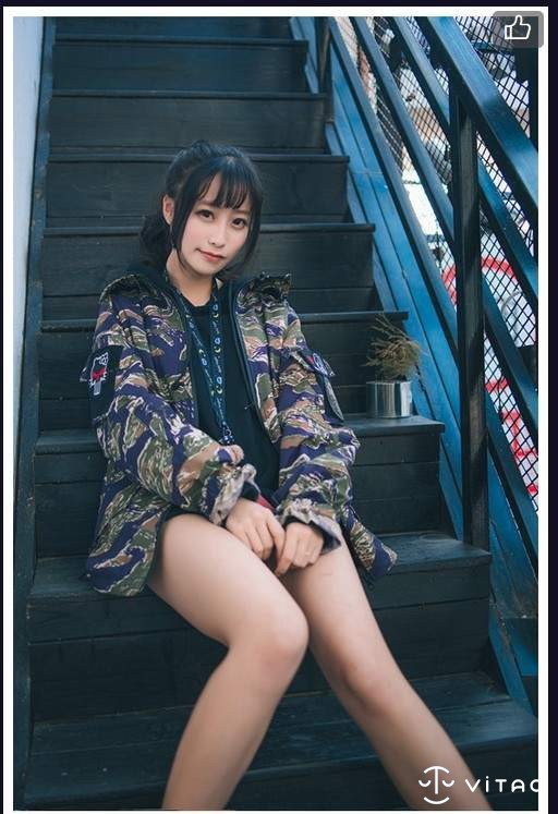 迷彩服正妹玩生存游戏 武装美少女性感大腿迷人