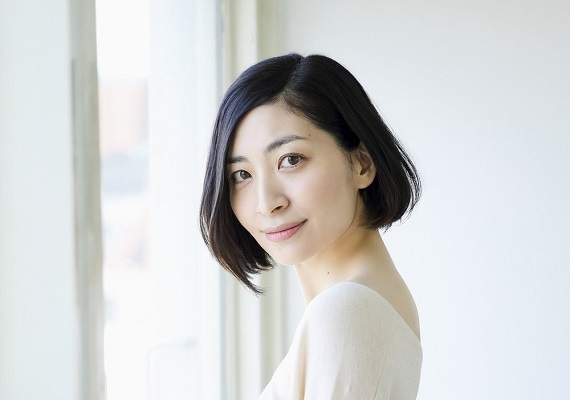 白金级的才女声优坂本真绫要开个人巡迴演唱会了真爱粉冲啊～