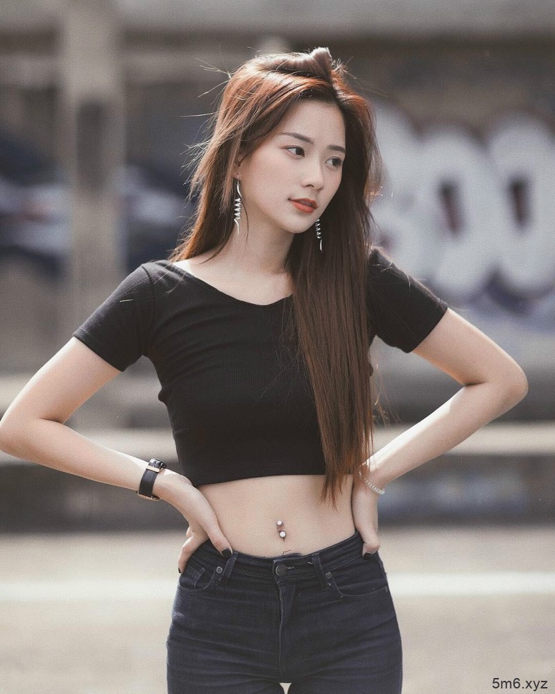 清新美女Nichakarn 泰妹拍写真秒变胸器妹