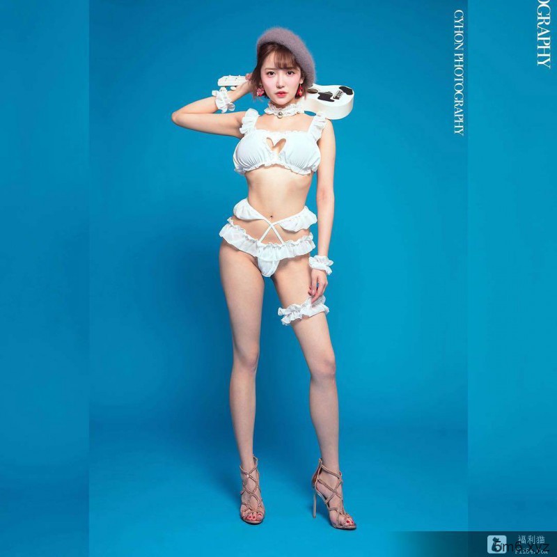 【蜗牛扑克】香港模特“程美段”性感直逼“明日花绮罗”！“长相、身材”全进化 网友：是不一样了！