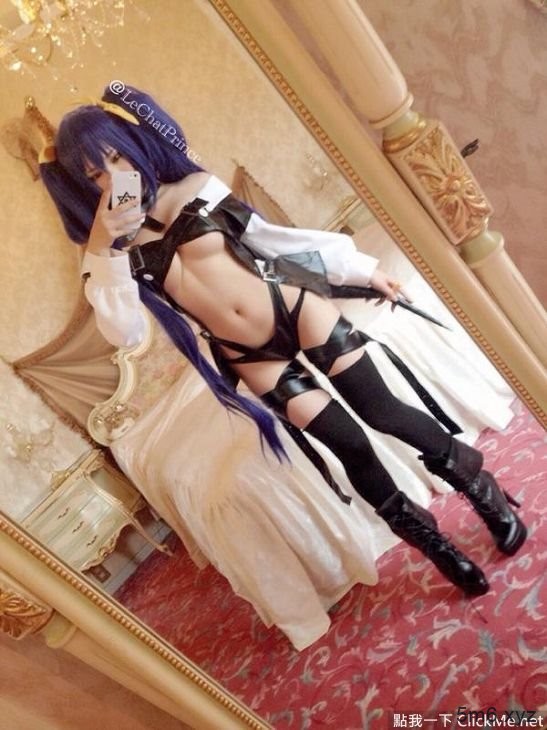 欧派跟胖次都来了 空灵少女るしゃ转型成露出系coser！