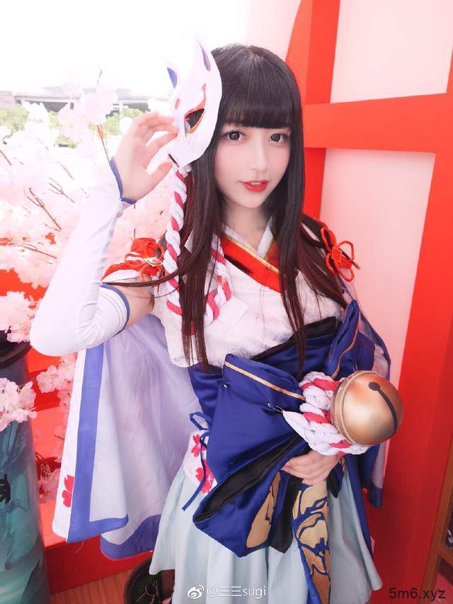 正妹三三sugiCostume Play美少女LO娘漂亮到就跟洋娃娃一样