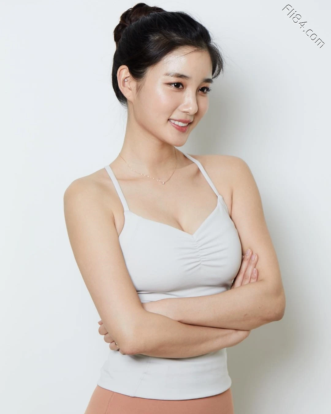 韩国瑜伽老师“申智秀”，随便穿个瑜珈服就能展现优美的身体线条！