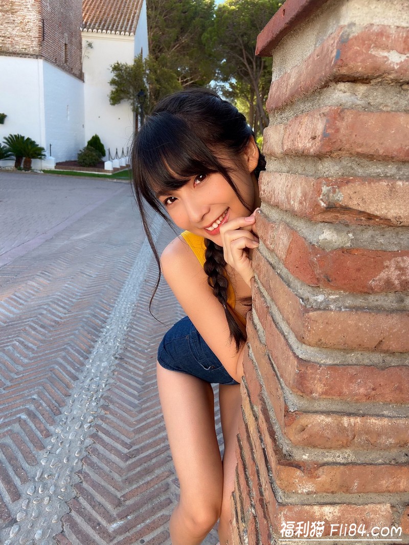腰围比头还小！日本“高叉女神”川崎绫宣告从“写真界引退”！