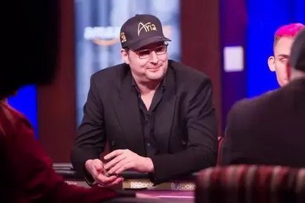 Doyle Brunson赞美Phil Hellmuth是世界上最伟大的牌手！