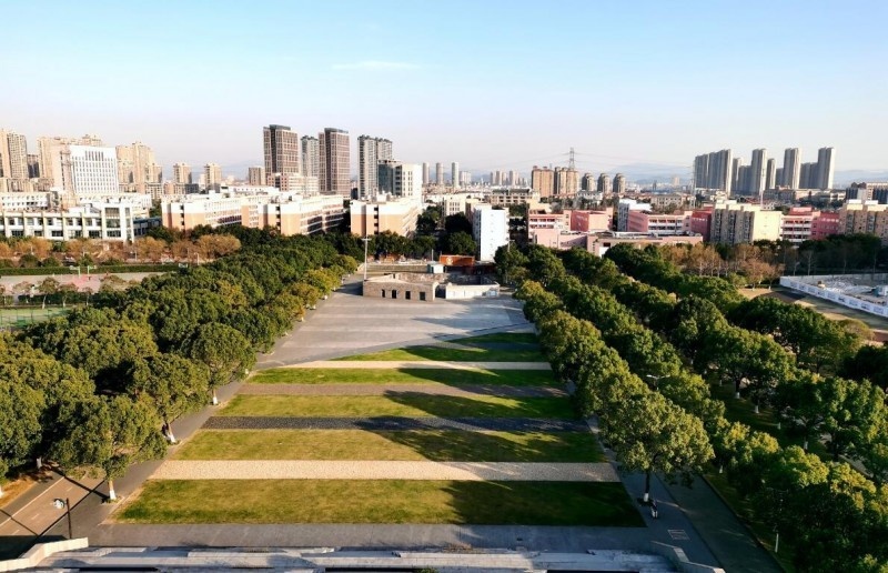 努力复习努力考，期末成绩少不了！加油！