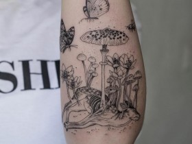 【蜗牛扑克】纹身艺术家吴金妍的黑白纹身图案 奇特设计令人毛骨悚然