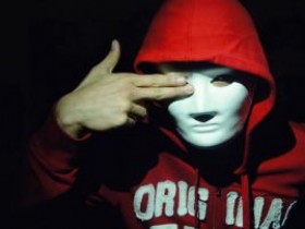 线上扑克牌手应该匿名吗?