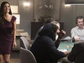 电影《莫莉的牌局》大获好评