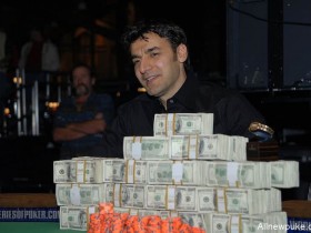 蜗牛扑克:WSOP金手链牌手被起诉拖欠律所劳务费