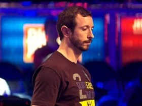 蜗牛扑克:Brian Rast在超级碗豪客赛“偷鸡”,被女牌手逮个正着
