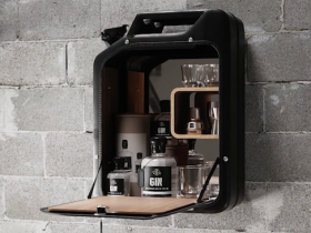 【蜗牛扑克】设计师以二战汽油桶为灵感 设计Danish Fuel置物柜兼具品味质感