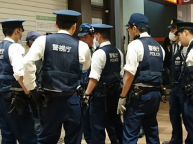 【蜗牛扑克】日本某黑帮非法扑克室被警方捣毁