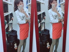 【蜗牛扑克】高鐵正妹站務員，緊繃的制服，合身的短裙，還有甜死人的笑容：根本台灣最美風景！