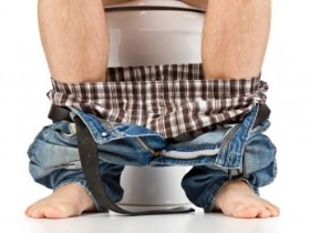 【蜗牛扑克】《男生坐著尿尿的理由》哥需要坐下來靜靜思考自己的人生…？