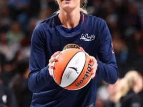 迈博体育 印第安纳狂热队索菲因TikTok上嘲讽WNBA裁判而被罚款