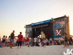 【蜗牛扑克】2017年必去「全球海灘音樂節」,和辣妹在陽光下享受飛行瑜珈