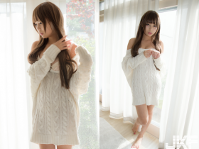 【蜗牛扑克】清純櫻花妹配「兇猛G乳」殺傷力加倍!裹浴巾上街…霸氣挺奶網友哀嚎