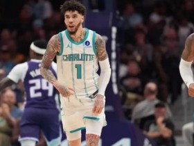 迈博体育 三球20+6+8科比怀特27分 黄蜂擒国王4连胜