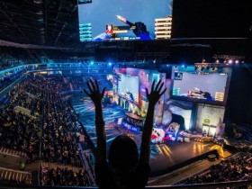 体育×电竞:跨界赛事如何推动竞技与娱乐双重发展?