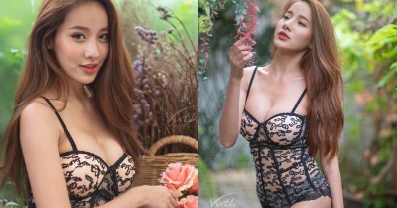 花兒與少女！「白嫩爆乳妹」妖嬈不失純真，胸口一顆痣性感惹人遐想！