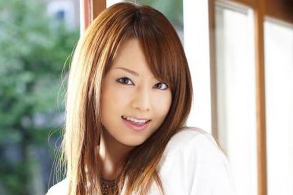 日本女演员吉泽明步将于8月21日19点在快手开启个人直播