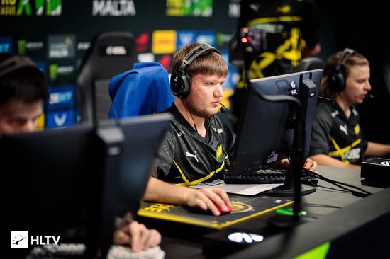 s1mple：这次游戏投掷物字体颜色更新非常赞