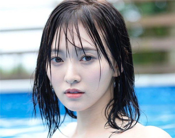 儿玉遥：从偶像到写真女神，新作《Stay 25》展现青春魅力
