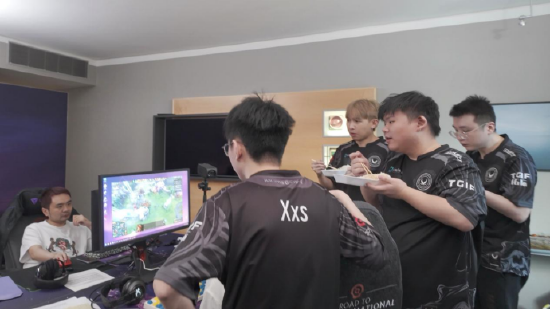 【蜗牛电竞】XG、Tidebound外战全胜晋级八强,CNDOTA最有希望一集出现了【EV扑克小游戏官网】