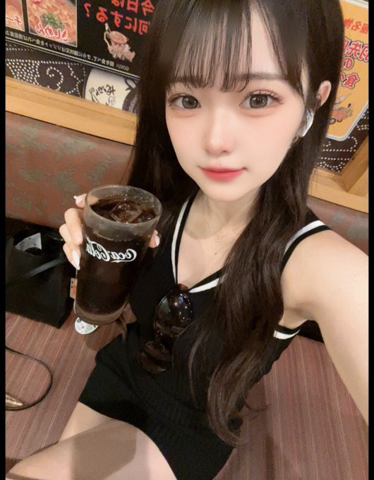 【EV扑克】香川杏(香川あんず)出道作品番号及封面，香川杏个人简介【EV扑克官网】