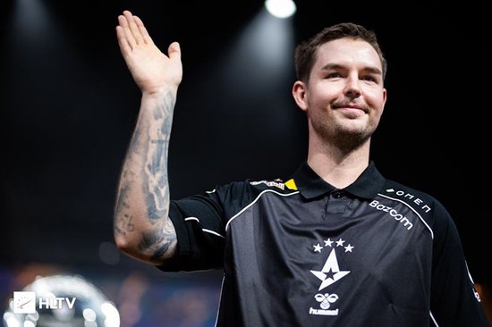 【蜗牛电竞】官宣：device正式加盟100 Thieves【EV扑克小游戏官网】