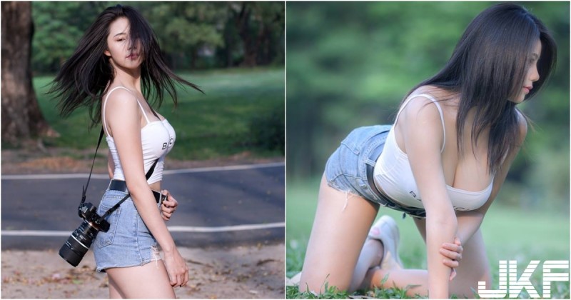 【蜗牛扑克】妹子自備大砲好狂！完美捕捉「巨乳角度」，側面趴跪「波濤洶湧」全溢出來啦！