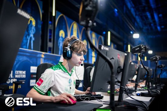 【蜗牛电竞】分析师Professeur：kyousuke并未解决Falcons的问题【EV扑克小游戏官网】