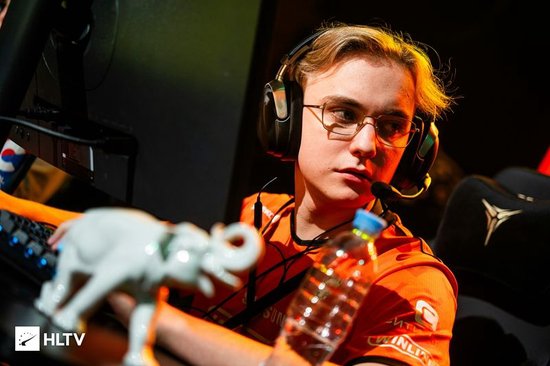 【蜗牛电竞】OverDrive爆料：FL4MUS确实离开OG，但他不会回到VP【EV扑克小游戏官网】