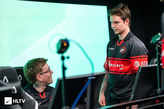 【蜗牛电竞】离开豪门去二线打拼，device讲述在100T找回纯粹的快乐【EV扑克小游戏官网】