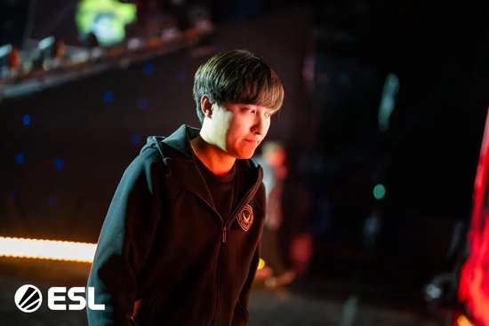 【蜗牛电竞】ESL One伯明翰站淘汰赛第二日:MOUZ和Spirit全部拿下!XG再次杀入四强【EV扑克小游戏官网】