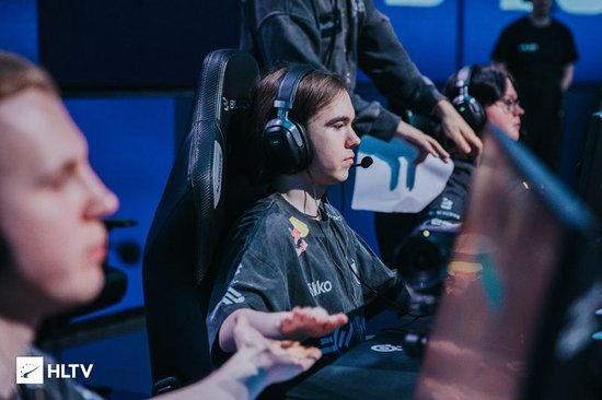 【蜗牛电竞】Harumi:如果进不了Major淘汰赛,Spirit还会再换1–2人【EV扑克小游戏官网】