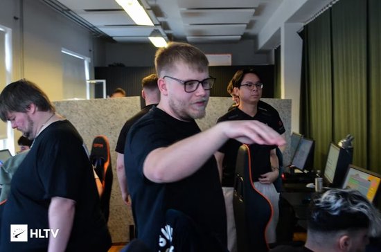 【蜗牛电竞】官宣：ECSTATIC下放四名选手，仅留nut nut一人【EV扑克小游戏官网】