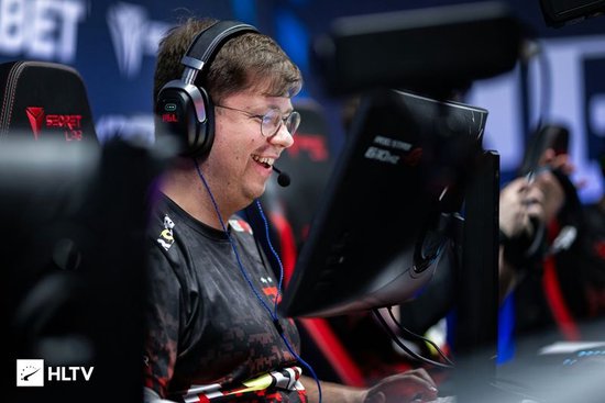 【蜗牛电竞】Thorin：如果Falcons选手不信任karrigan，一半的人会被解雇【EV扑克小游戏官网】
